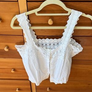 White Eyelet Lace Crop Top doen